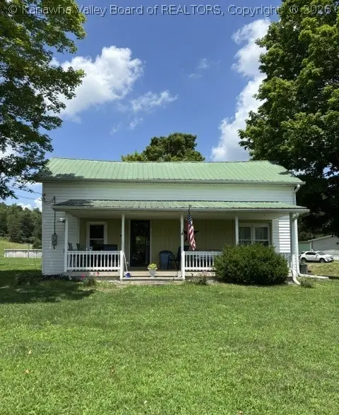 289 Flatwoods Road, Cottageville, WV 25239