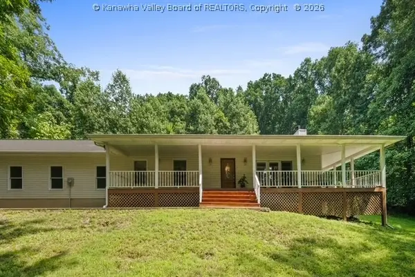 899 Asbury Heights Road, Charleston, WV 25312