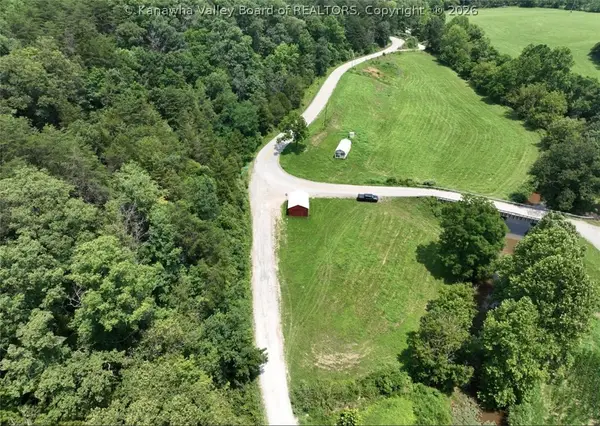 7527 Gunville Ridge Road, Leon, WV 25123