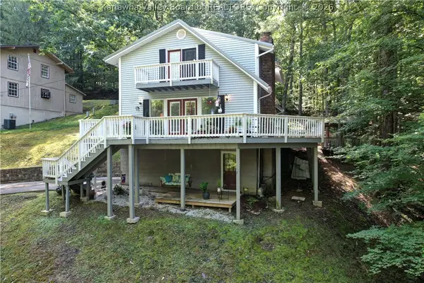 50 Mountaineer Heights Drive, Elkview, WV 25071