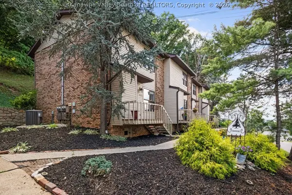 1822 Mountain Drive, South Charleston, WV 25303