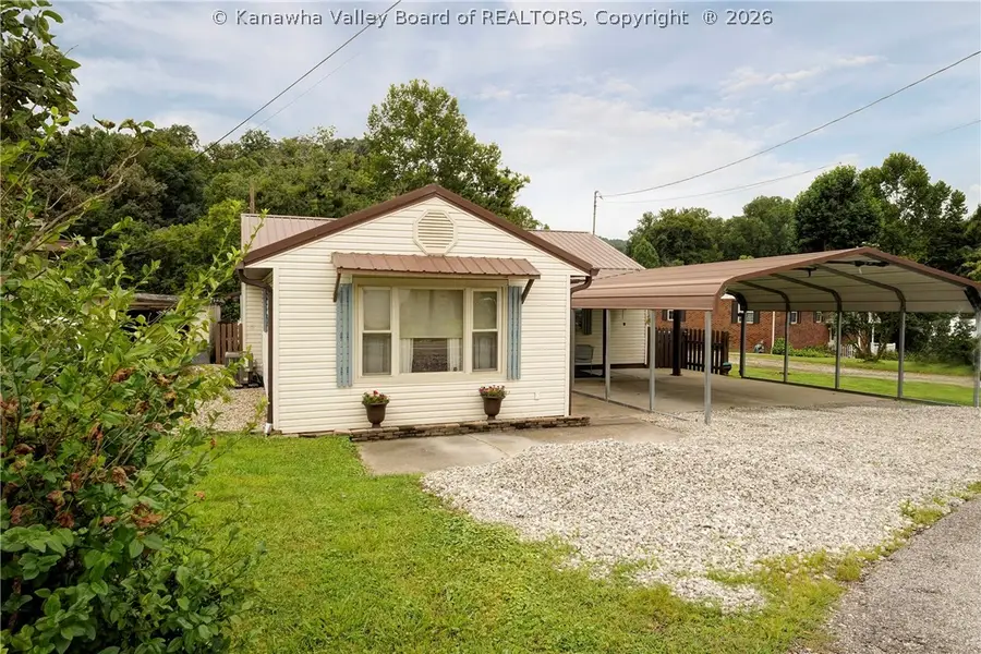 1530 Strawberry Road, Saint Albans, WV 25177 - #2