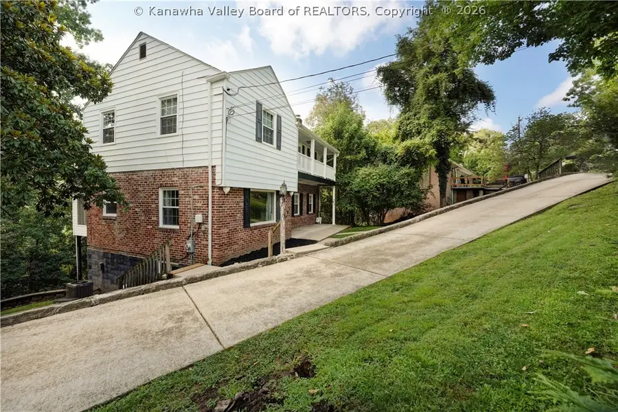 1902 Massey Circle, South Charleston, WV 25303 - #2