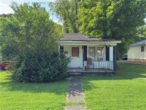 3972 39th Street E, Nitro, WV 25143