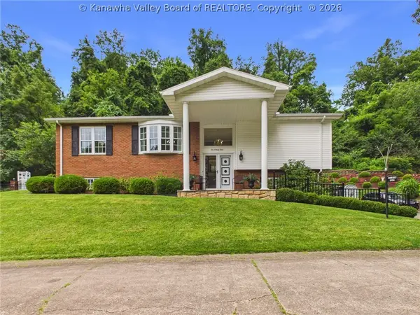 1094 Green Meadow Road, Charleston, WV 25314