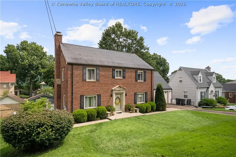 422 9th Avenue, Saint Albans, WV 25177 - #2