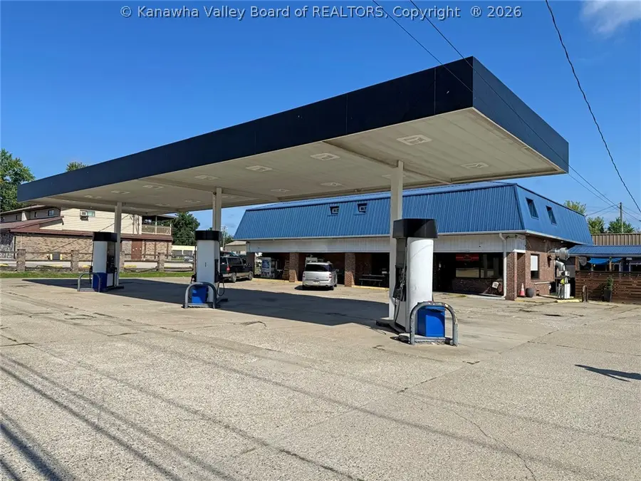 3706 Teays Valley Road, Hurricane, WV 25526 - #3