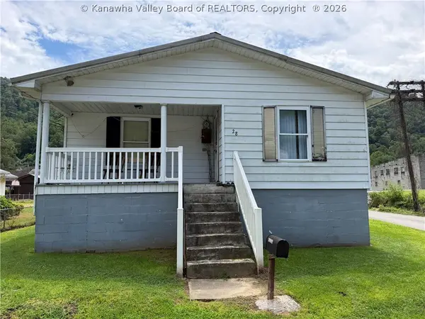 28 Whitetail Avenue, Omar, WV 25612
