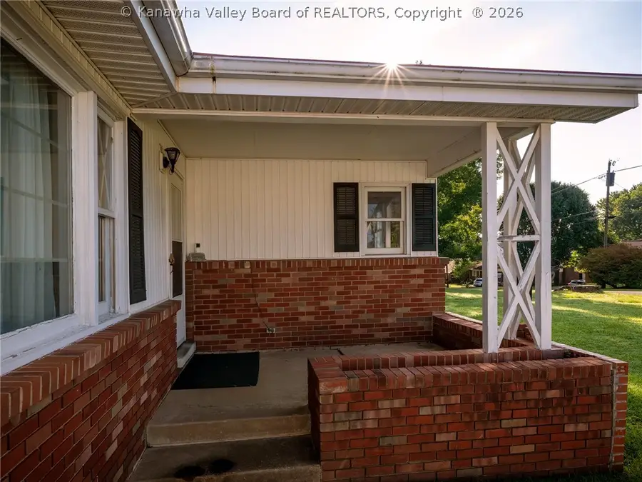 2612 Montana Avenue, Hurricane, WV 25526 - #3
