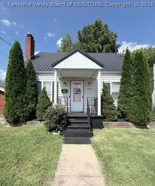 1224 Moore Avenue, Dunbar, WV 25064