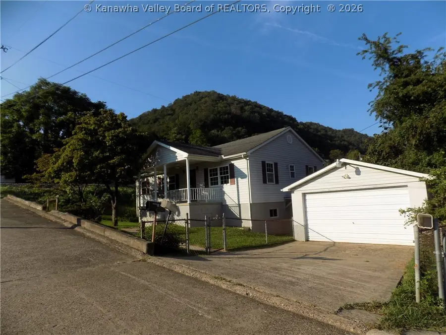 126 Lincoln Avenue, Belle, WV 25015 - #2