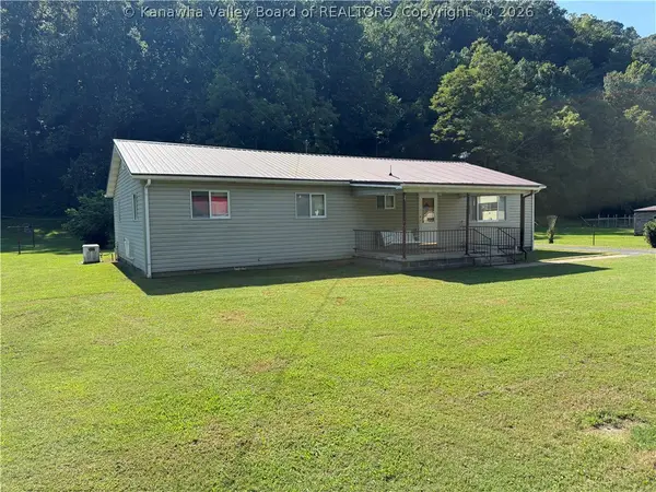 221 Elizabeth Street, Madison, WV 25130