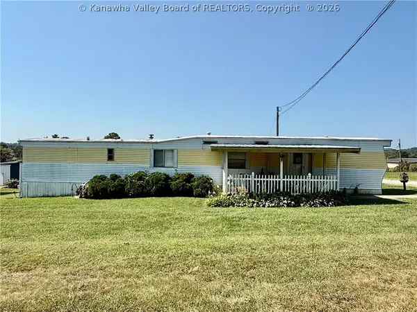 145 Lakeview Drive, Cottageville, WV 25239