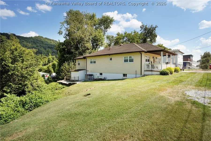 601 Kanawha Avenue, Nitro, WV 25143 - #2
