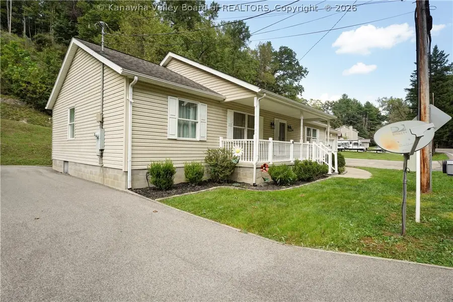 437 Thorofare Road, Clendenin, WV 25045 - #2