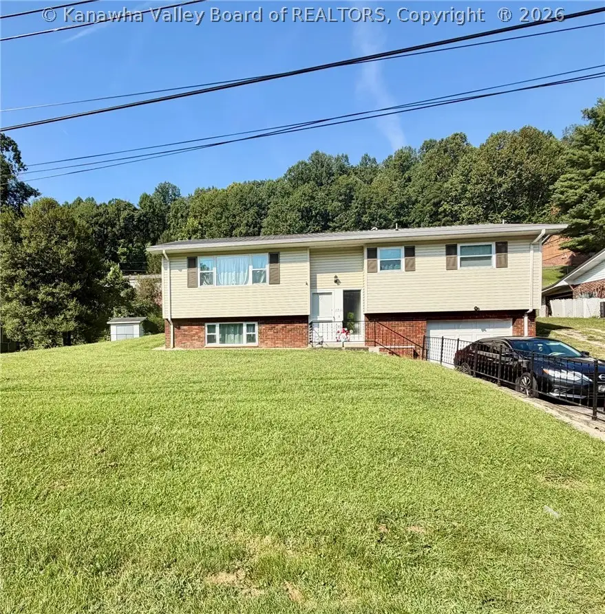 1711 Dogwood Drive, Sissonville, WV 25320 - #1