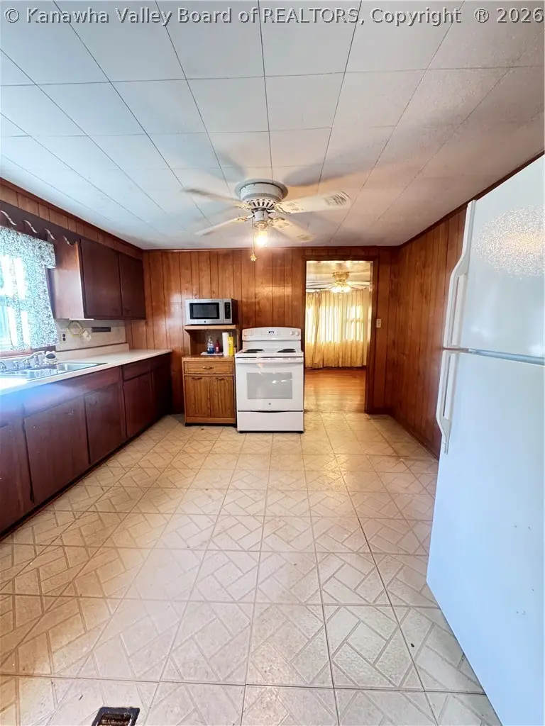 12953 Charleston Road, Kenna, WV 25248 - #2