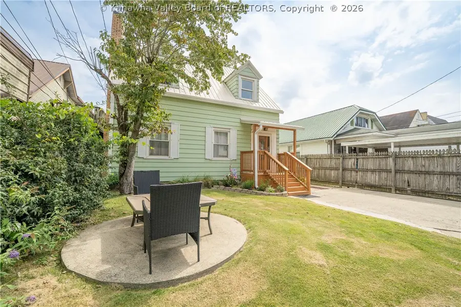 3326 W 5th Avenue, Belle, WV 25015 - #3