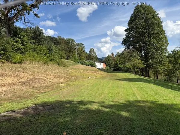 361 Madison Avenue, Madison, WV 25130