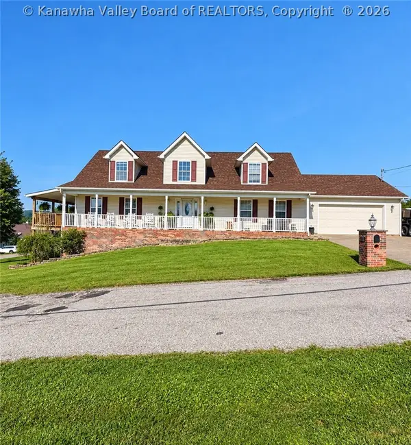 214 Walnut Drive, Hurricane, WV 25526