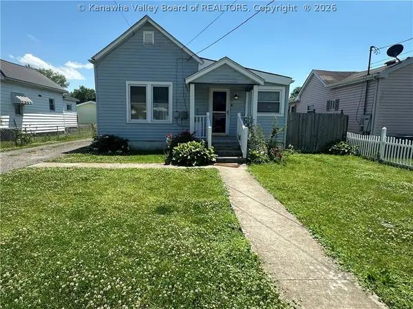 117 5th Street N, St Albans, WV 25177