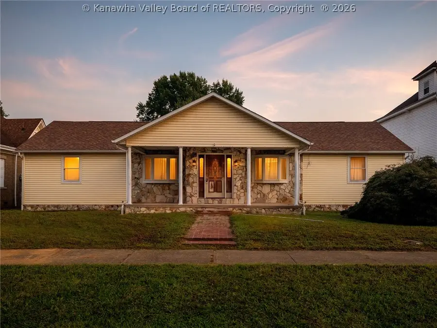 2712 Collis Avenue, Huntington, WV 25702 - #2