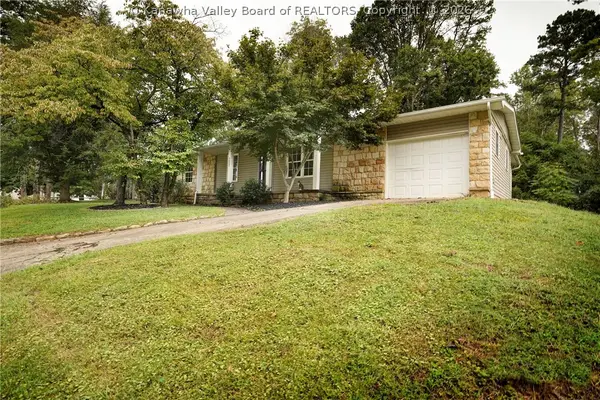 5423 Karen Circle, Cross Lanes, WV 25313