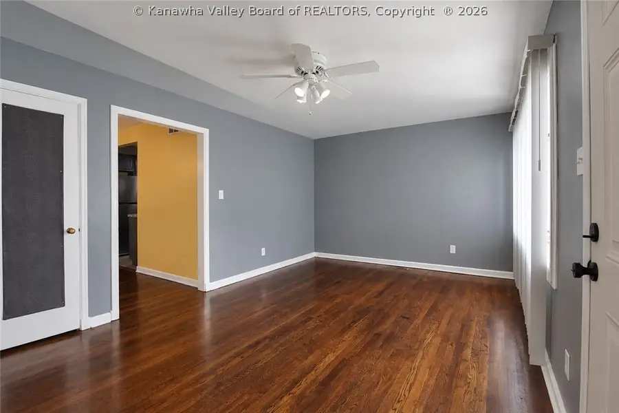 4726 Washington Avenue Se, Charleston, WV 25304 - #3
