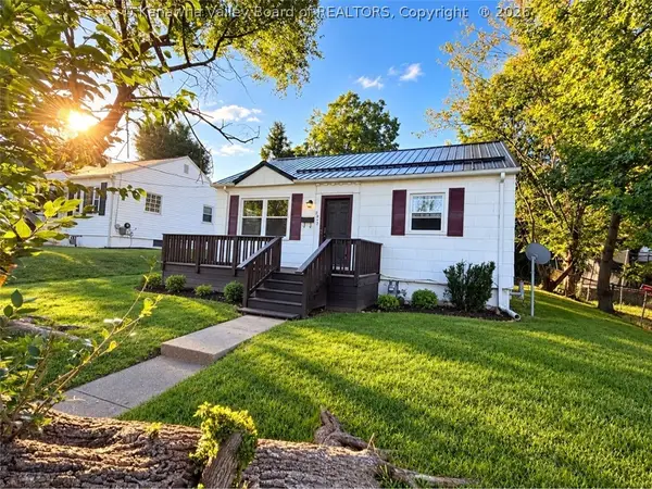 2913 Pence Street, South Charleston, WV 52303