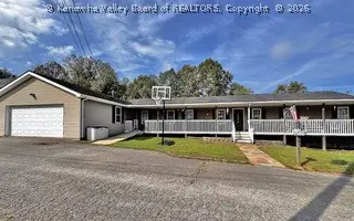 16 Barker Drive, South Charleston, WV 25309