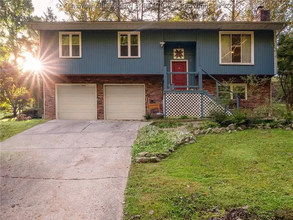 1056 Reunion Road, Elkview, WV 25071