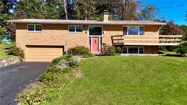 2717 Lakeview Drive, St Albans, WV 25177