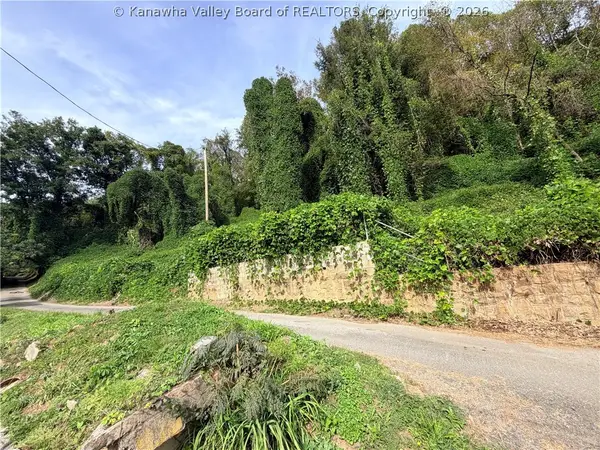 23 Sandcastle Road, Davin, WV 25617