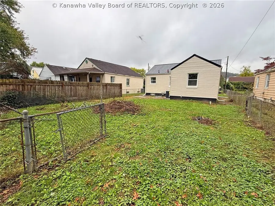2509 Mckinley Avenue, Saint Albans, WV 25177 - #3