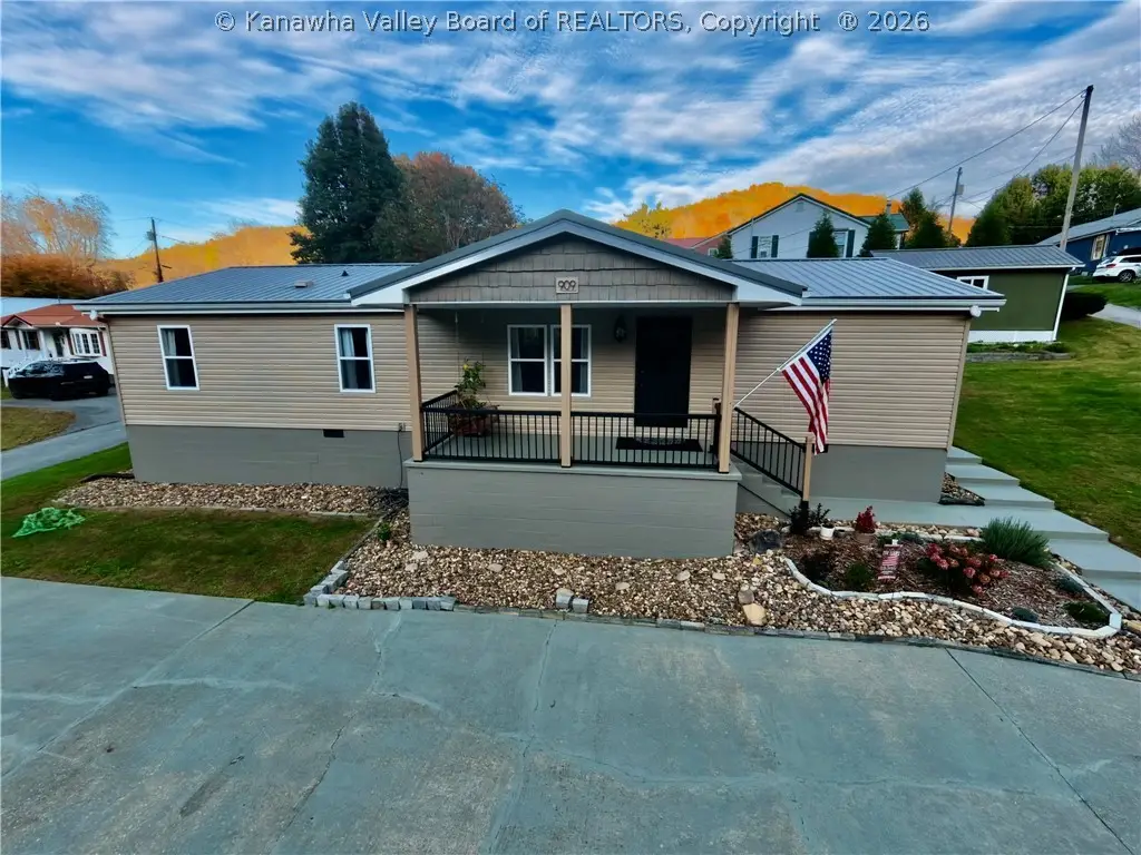 909 Hope Street, Madison, WV 25130 - #1