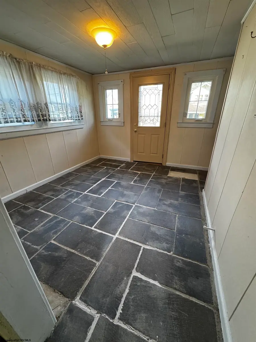 650 Locust Avenue, Weston, WV 26452 - Image #2