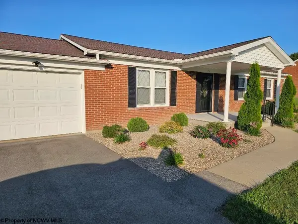 124 FAIRLAWN Drive, Buckhannon, WV 26201