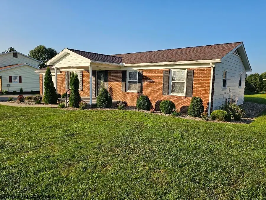 124 FAIRLAWN Drive, Buckhannon, WV 26201 - Image #2