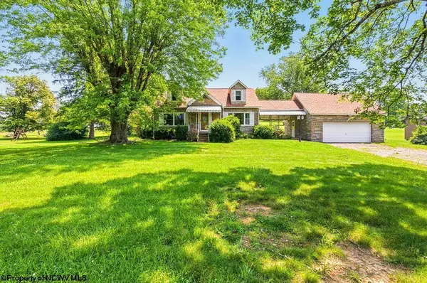 6490 Benedum Drive, Shinnston, WV 26431