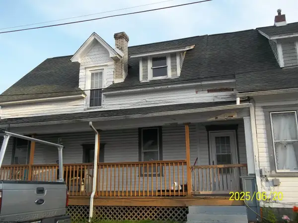 301 VIRGINIA Avenue, Grafton, WV 26351-458