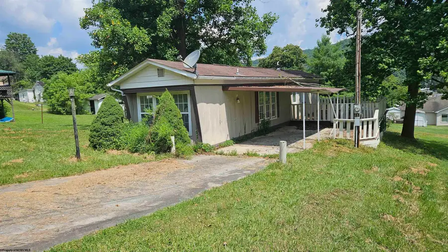 348 Brown Avenue, Belington, WV 26250-9203 - Image #2