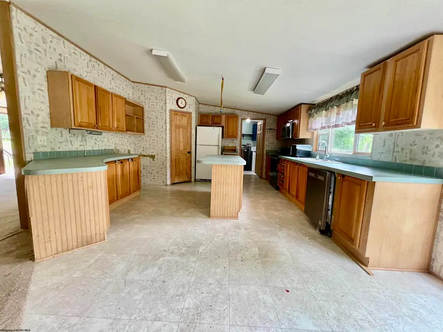 3806 Irish Ridge Road, Tunnelton, WV 26444 - Image #2