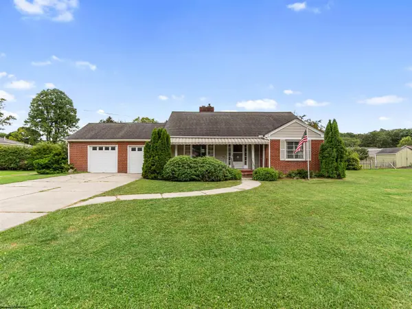 1725 S Davis Avenue, Elkins, WV 26241