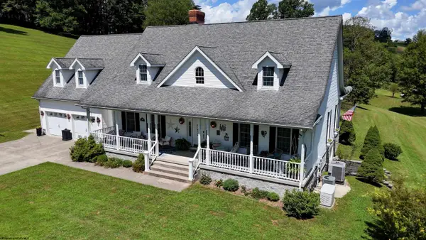 71 Foxmoor Road, Belington, WV 26250