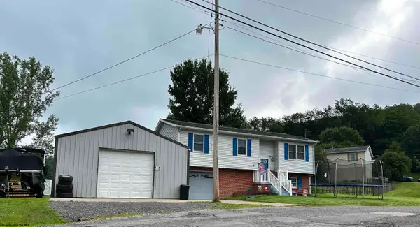 17 Hampton Drive, Lost Creek, WV 26385