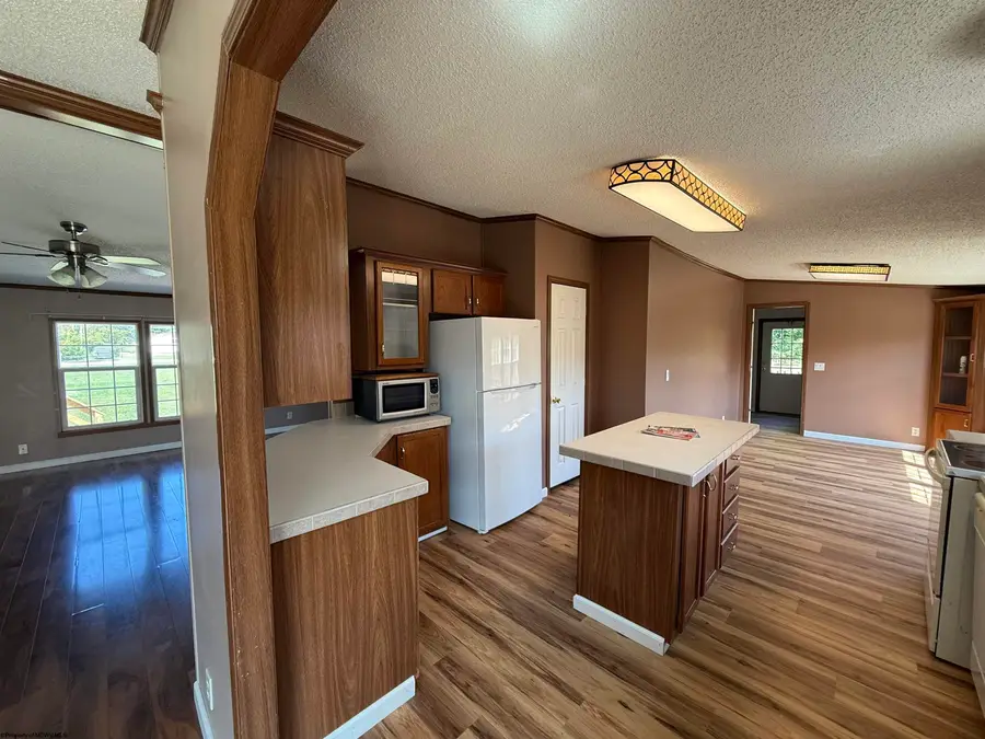 28 Cavalier Street, Beverly, WV 26253 - Image #3