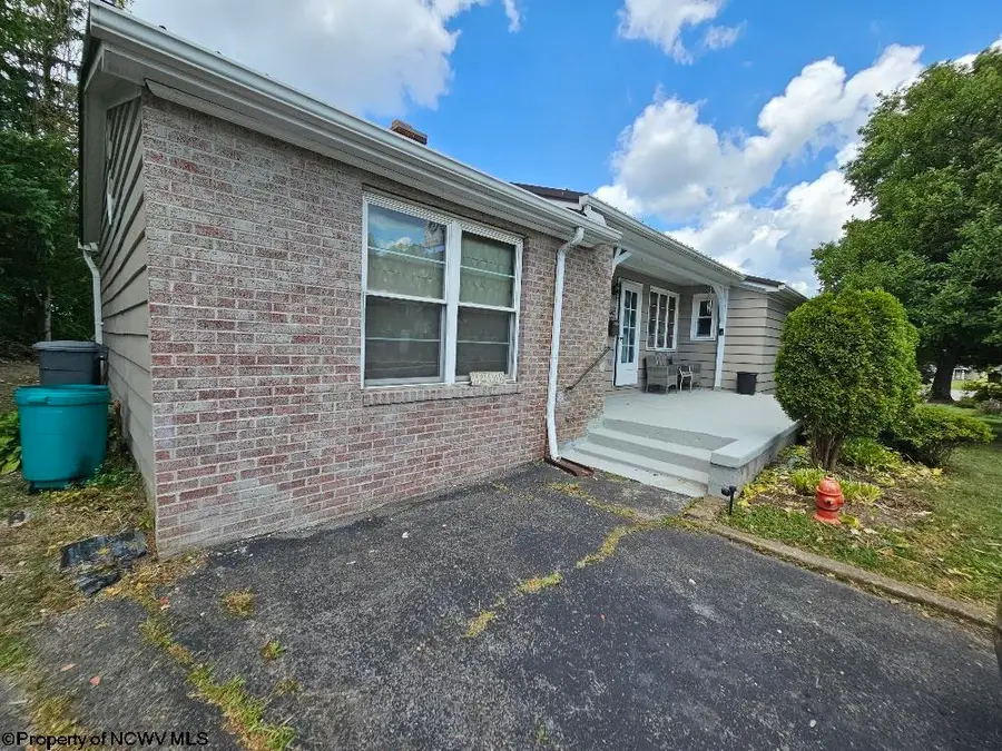 607 S Pike Street, Shinnston, WV 26431 - Image #3