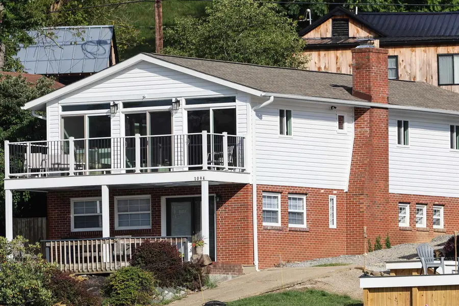 1094 Maple Lake Road, Bridgeport, WV 26330 - Image #2