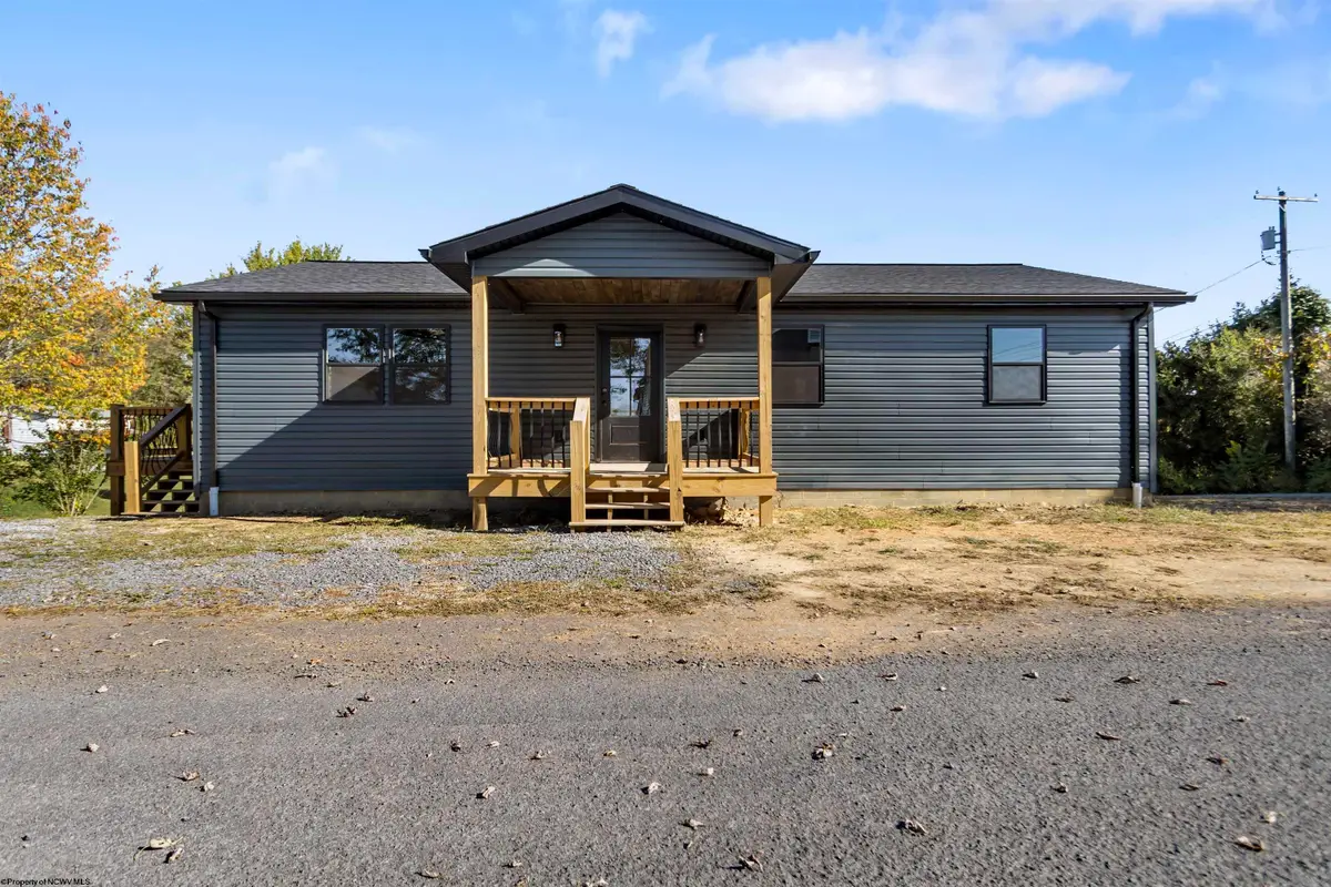 100 Maple Street, Masontown, WV 26542-9649 - Image #1