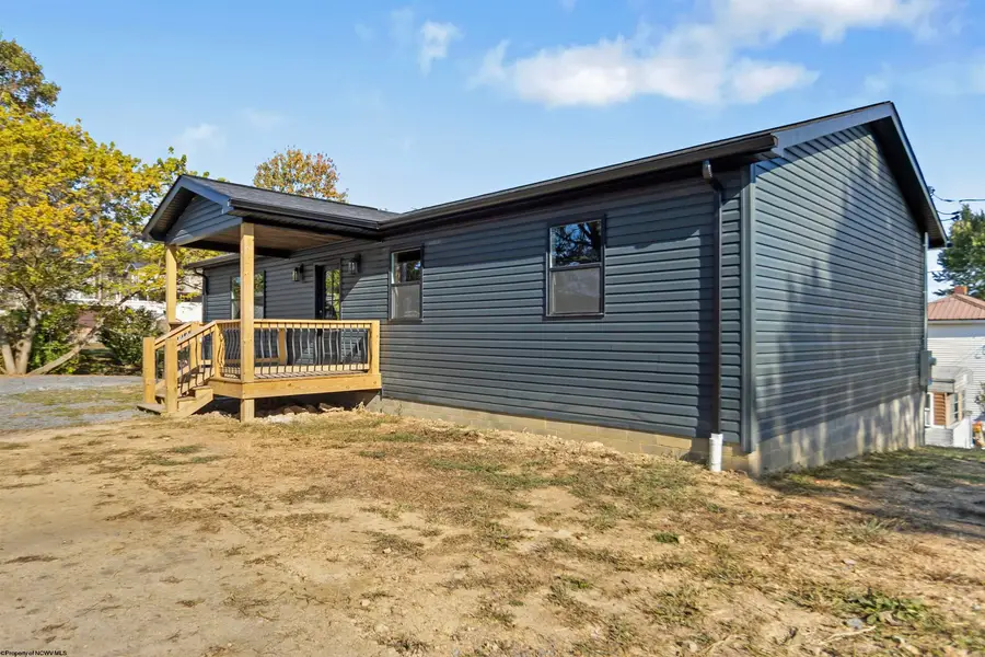 100 Maple Street, Masontown, WV 26542-9649 - Image #3
